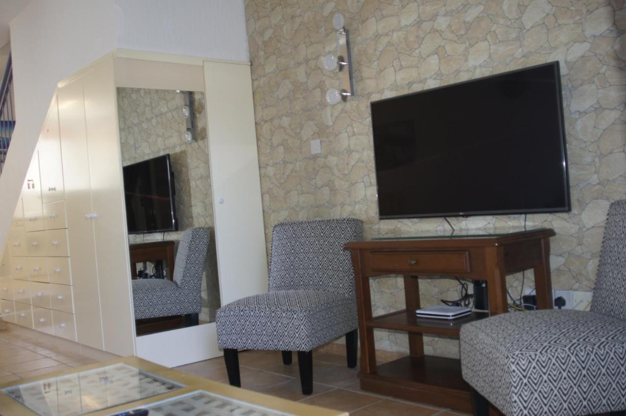 Family Paradise- Luxury Combined With Home Comfort Paphos Exterior photo